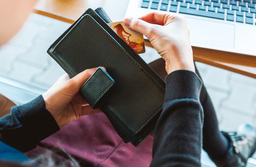 Ett helgnöje för den uttråkade - live shopping